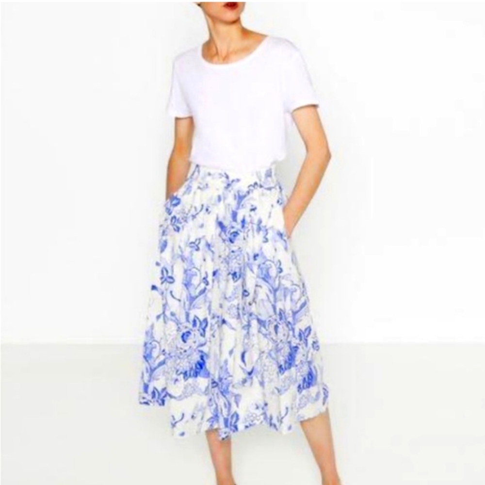 Zara Blue‎ White Floral Full MIDI Skirt Sz Medium